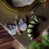 Kolczyki z rzeźbą motyla Diaphone eumela oraz jego gąsienicy (Unique Fantasy Objects)