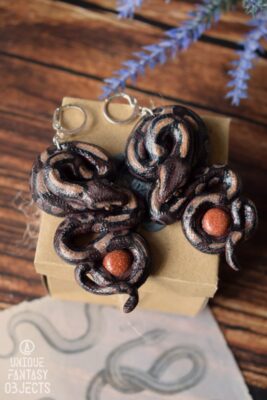 Kolczyki z wężem pyton królewski i piaskowcem (Unique Fantasy Objects)