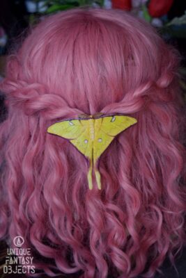 Spinka do włosów z ćmą argema mittrei (Unique Fantasy Objects)