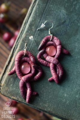 Kolczyki z dżdżownicami i kwarcem wiśniowym (Unique Fantasy Objects)