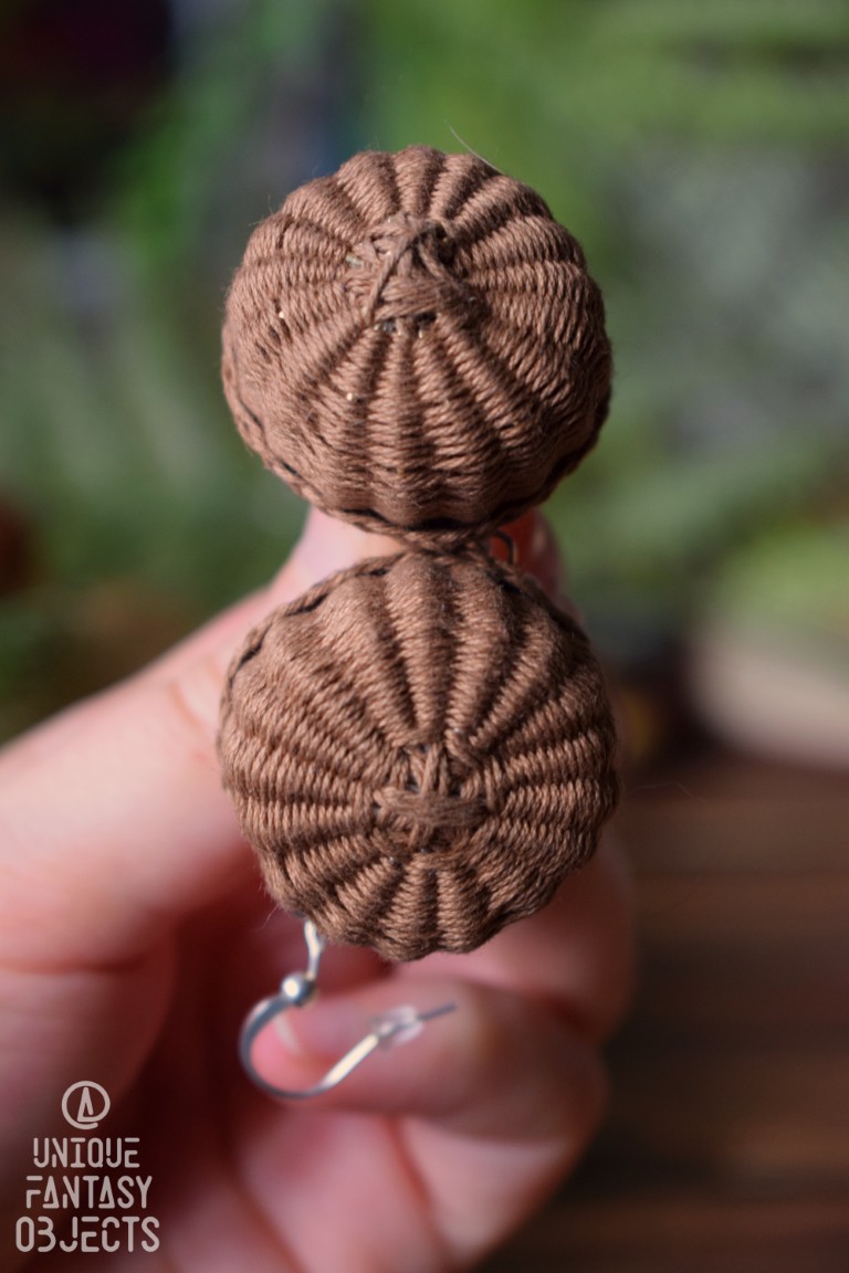 Kolczyki z koszykami pełnymi leśnych grzybków Kolczyki z koszykami pełnymi leśnych grzybków (Unique Fantasy Objects)