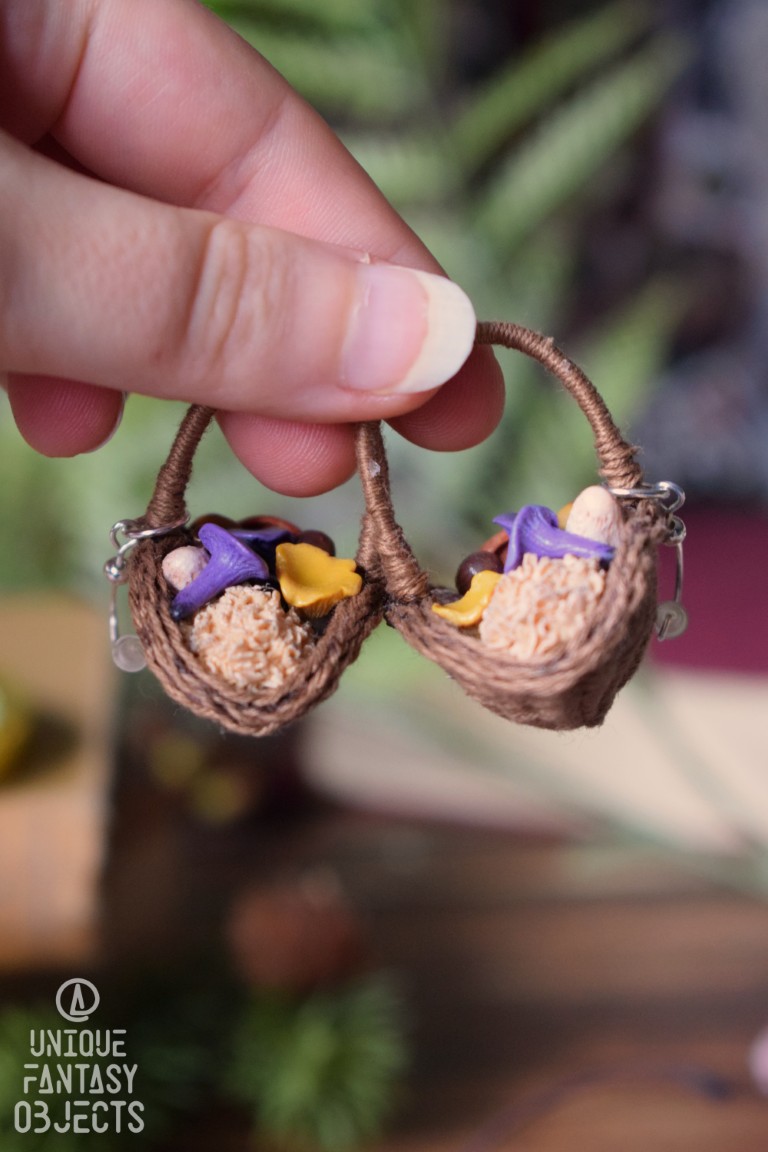 Kolczyki z koszyczkami pełnymi leśnych grzybków Kolczyki z koszyczkami pełnymi leśnych grzybków (Unique Fantasy Objects)