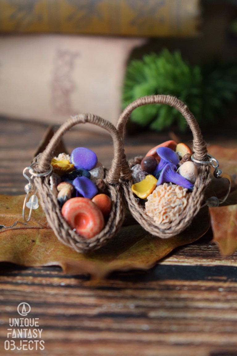 Kolczyki z koszyczkami pełnymi leśnych grzybków Kolczyki z koszyczkami pełnymi leśnych grzybków (Unique Fantasy Objects)