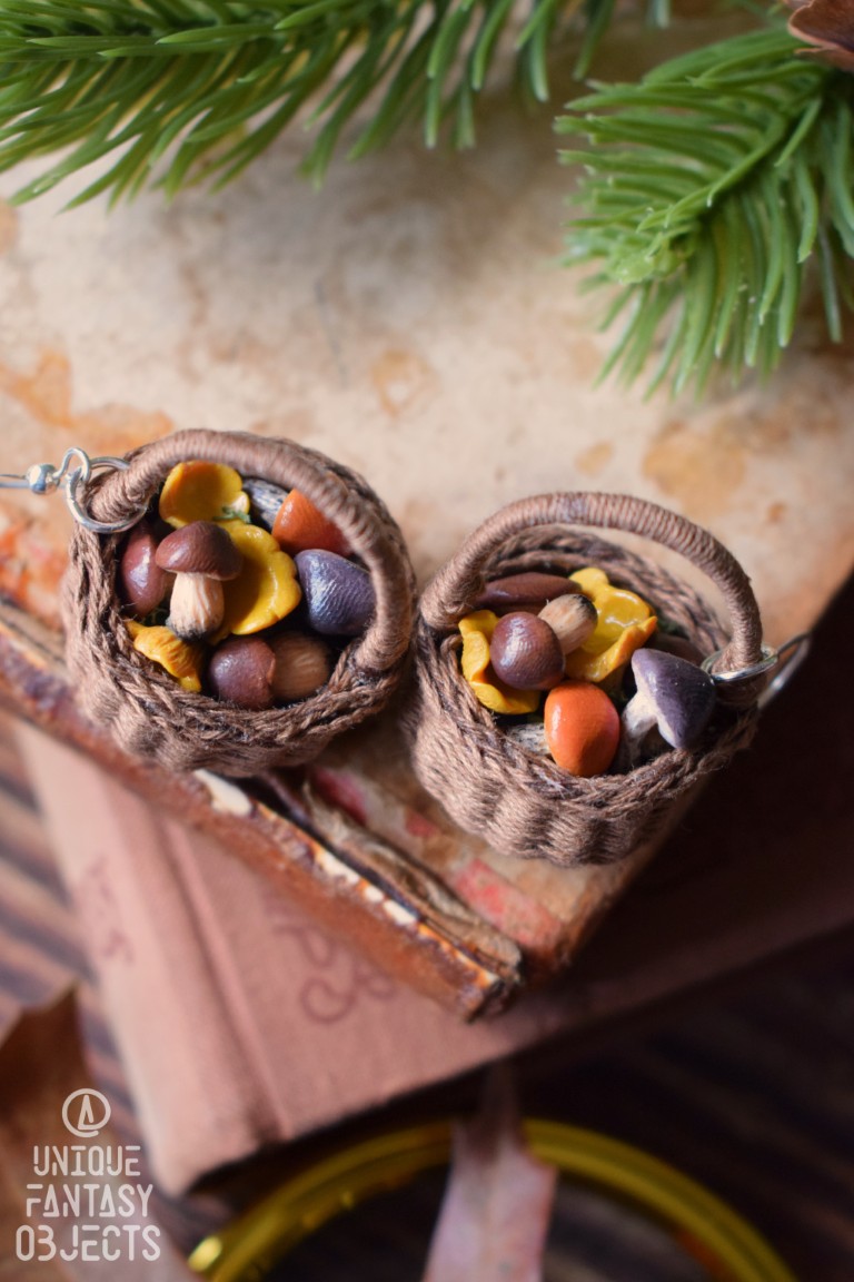 Kolczyki z koszykami pełnymi leśnych grzybków Kolczyki z koszykami pełnymi leśnych grzybków (Unique Fantasy Objects)