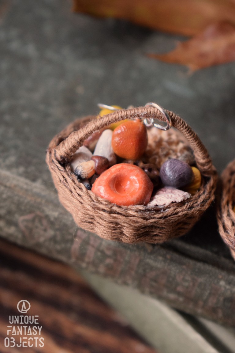 Kolczyki z koszyczkami pełnymi leśnych grzybów Kolczyki z koszyczkami pełnymi leśnych grzybów (Unique Fantasy Objects)