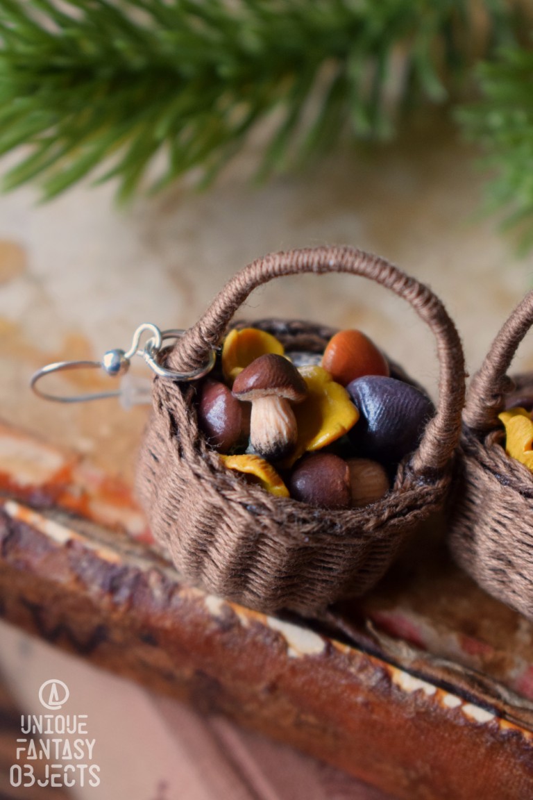 Kolczyki z koszykami pełnymi leśnych grzybków Kolczyki z koszykami pełnymi leśnych grzybków (Unique Fantasy Objects)