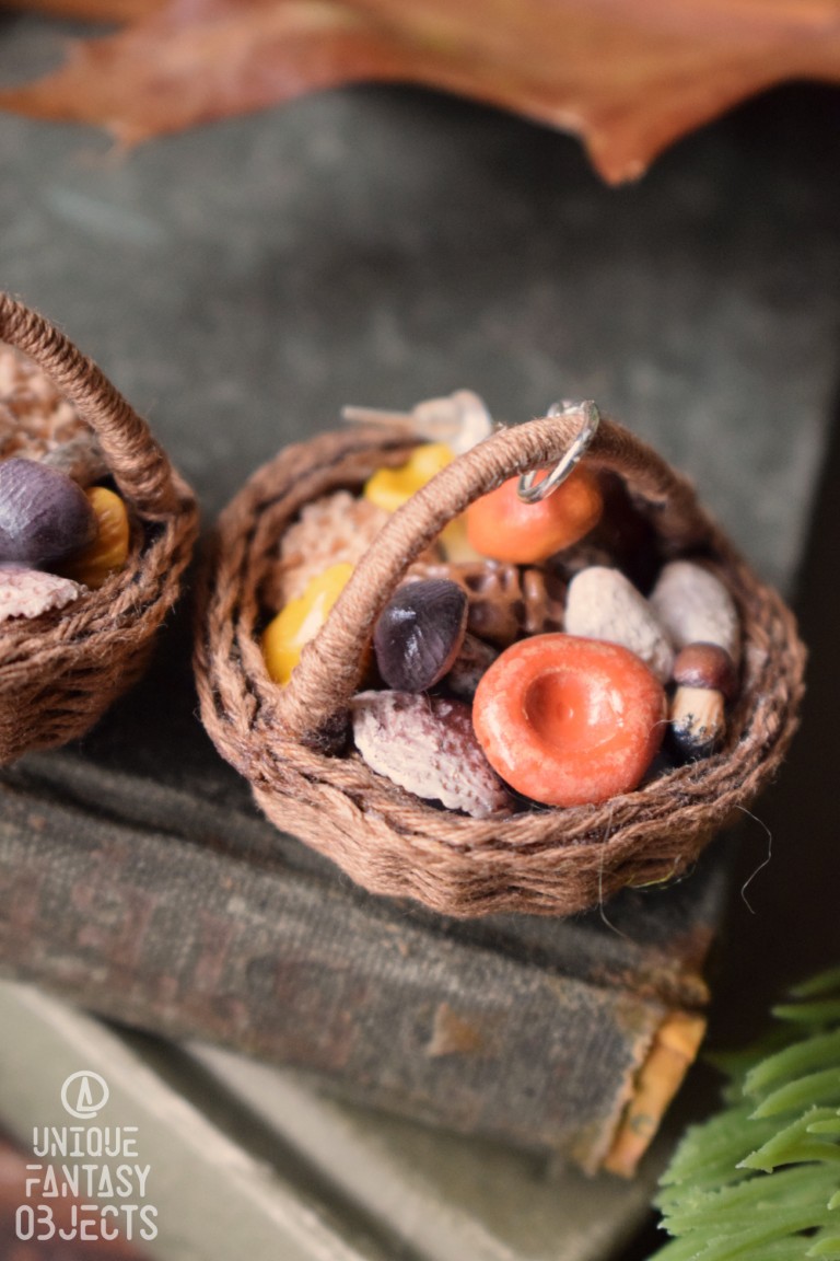 Kolczyki z koszyczkami pełnymi leśnych grzybów Kolczyki z koszyczkami pełnymi leśnych grzybów (Unique Fantasy Objects)