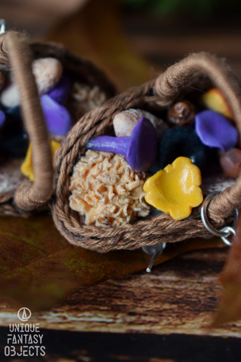 Kolczyki z koszyczkami pełnymi leśnych grzybków Kolczyki z koszyczkami pełnymi leśnych grzybków (Unique Fantasy Objects)