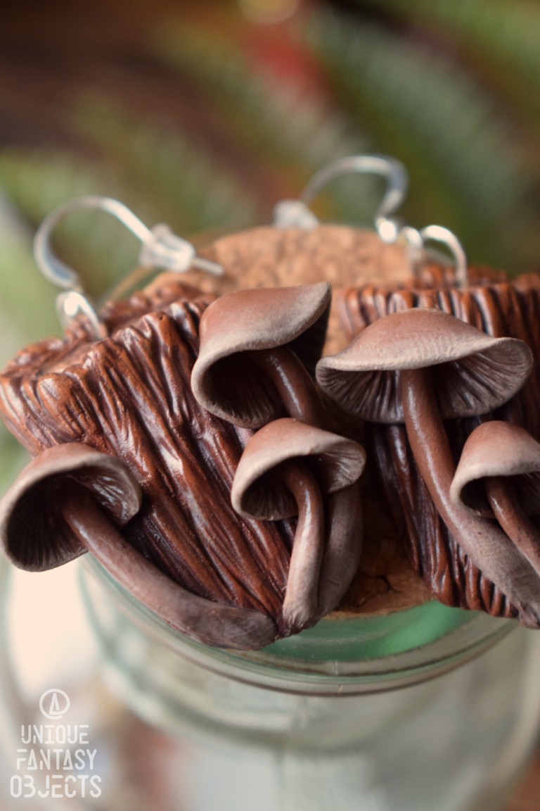 Kolczyki z grzybami grzybówka krwista na pieńku Kolczyki z grzybami grzybówka krwista na pieńku (Unique Fantasy Objects)