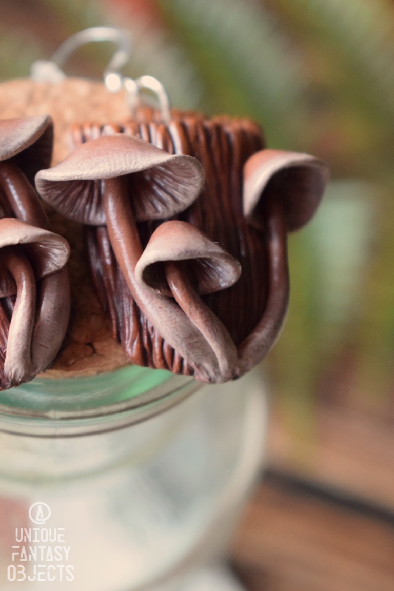 Kolczyki z grzybami grzybówka krwista na pieńku Kolczyki z grzybami grzybówka krwista na pieńku (Unique Fantasy Objects)