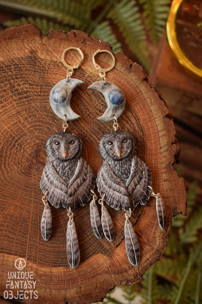 Kolczyki z rzeźbą puszczyka zwyczajnego i lapis lazuli (Unique Fantasy Objects)