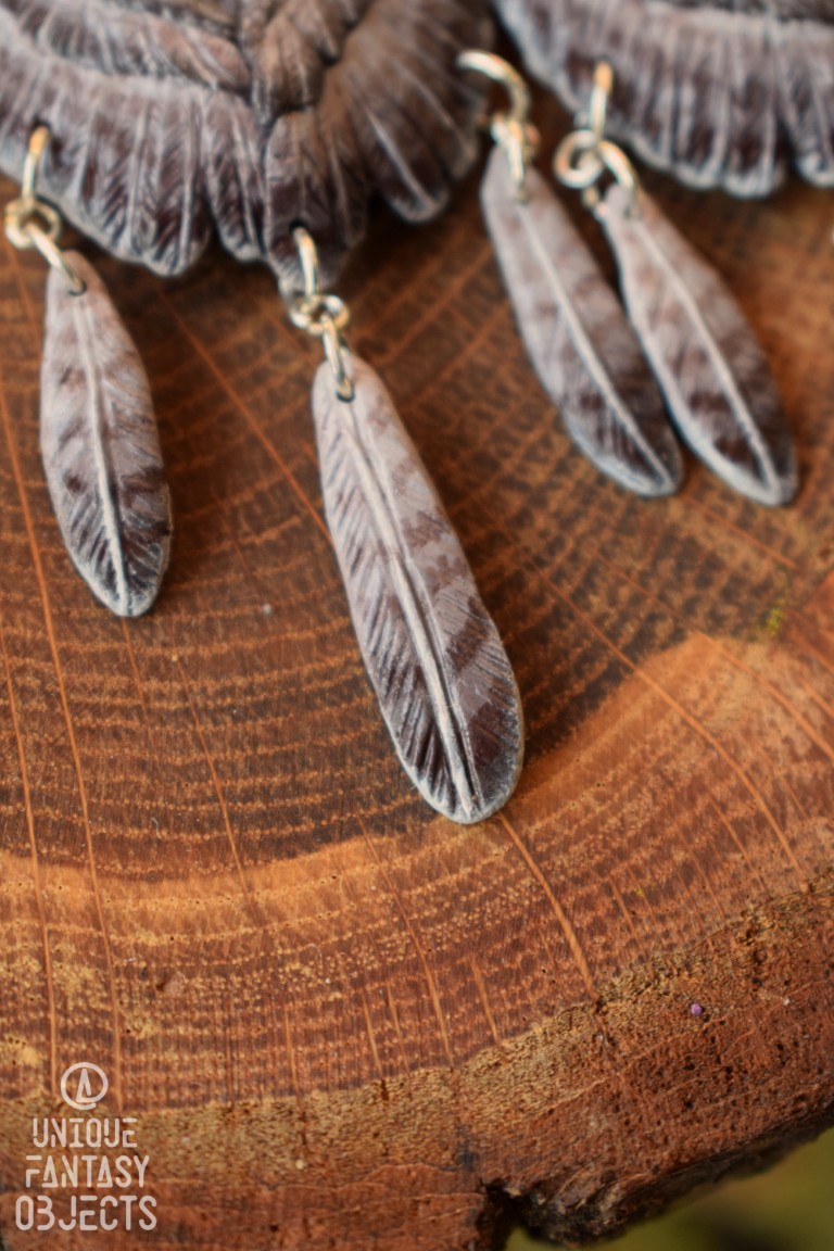 Kolczyki z rzeźbą puszczyka zwyczajnego i lapis lazuli Kolczyki z rzeźbą puszczyka zwyczajnego i lapis lazuli (Unique Fantasy Objects)