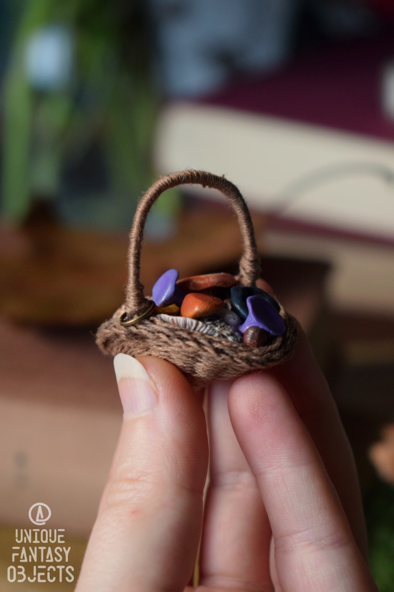 Naszyjnik koszyczek z leśnymi grzybkami Naszyjnik koszyczek z leśnymi grzybkami (Unique Fantasy Objects)