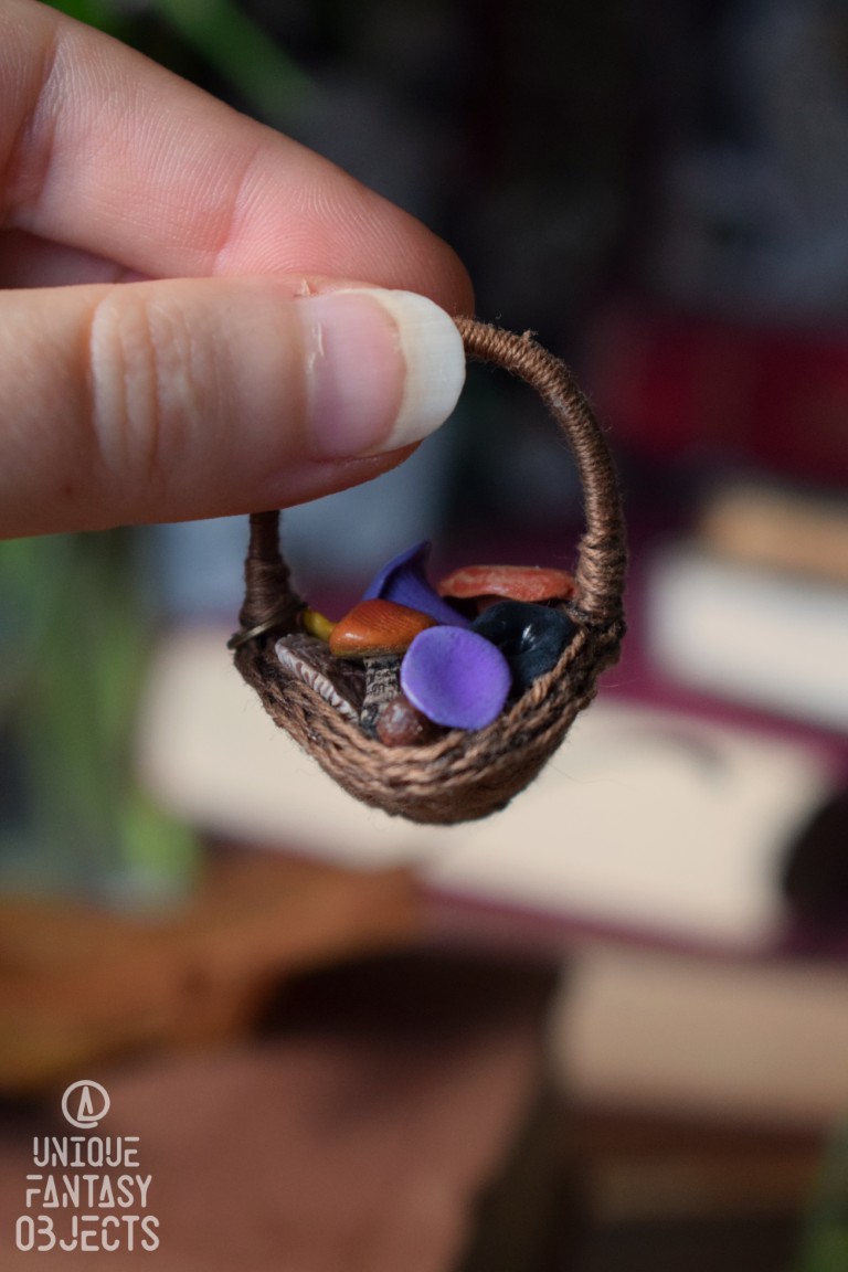 Naszyjnik koszyczek z leśnymi grzybkami Naszyjnik koszyczek z leśnymi grzybkami (Unique Fantasy Objects)