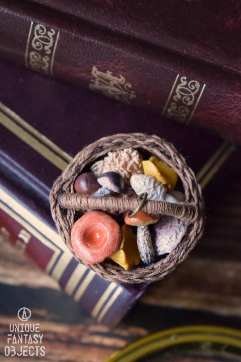 Naszyjnik koszyczek z leśnymi grzybami Naszyjnik koszyczek z leśnymi grzybami (Unique Fantasy Objects)