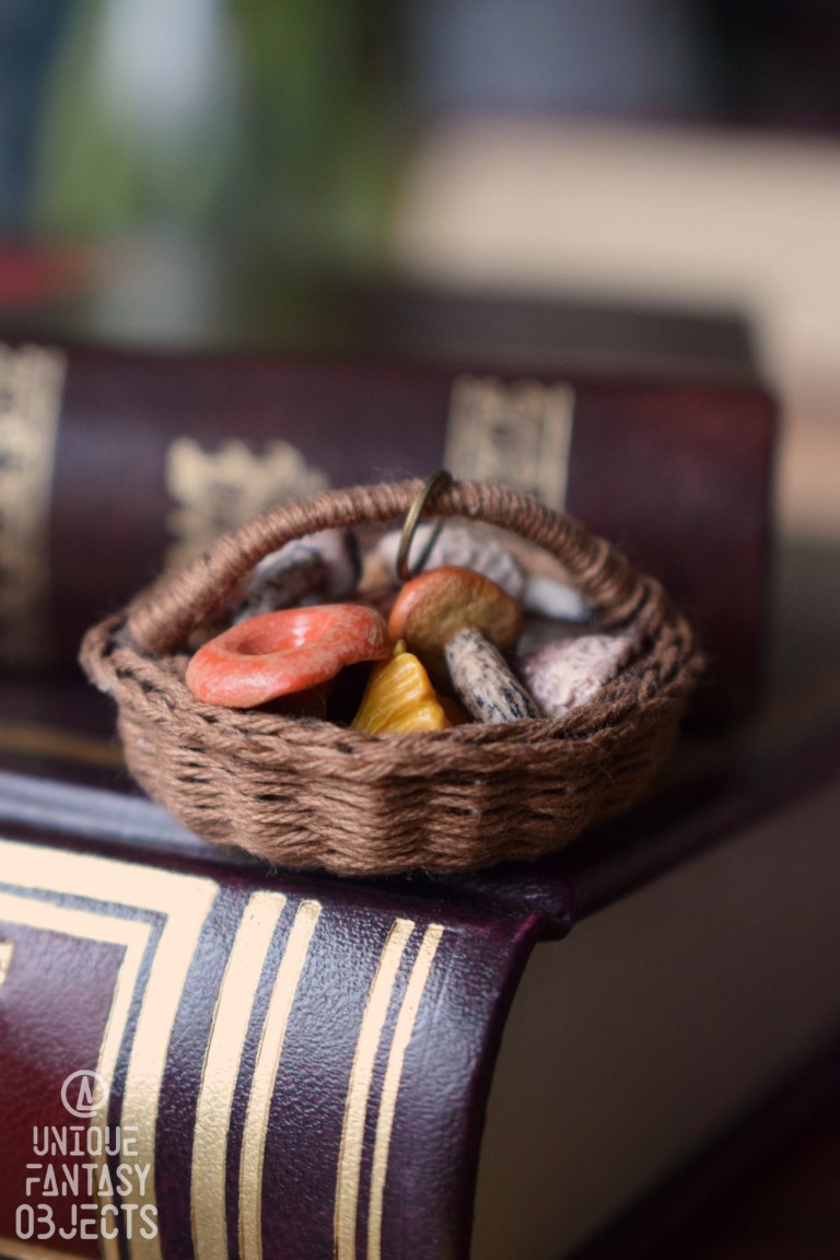 Naszyjnik koszyczek z leśnymi grzybami Naszyjnik koszyczek z leśnymi grzybami (Unique Fantasy Objects)
