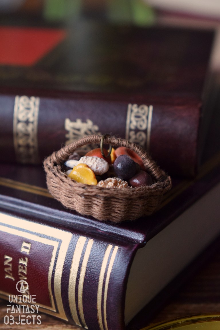 Naszyjnik koszyczek z leśnymi grzybami Naszyjnik koszyczek z leśnymi grzybami (Unique Fantasy Objects)