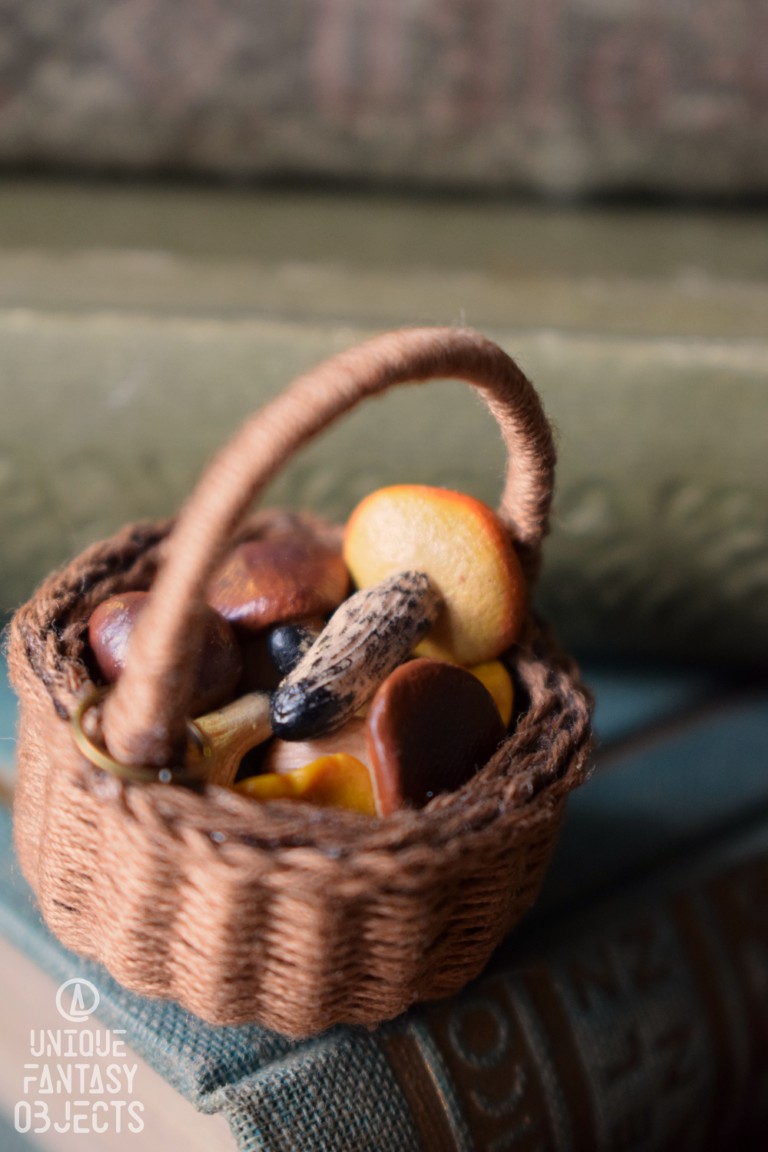 Naszyjnik koszyk z leśnymi grzybkami Naszyjnik koszyk z leśnymi grzybkami (Unique Fantasy Objects)