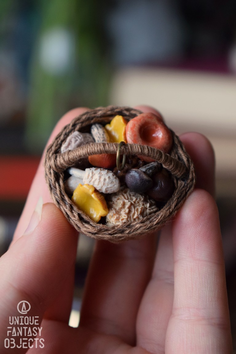 Naszyjnik koszyczek z leśnymi grzybami Naszyjnik koszyczek z leśnymi grzybami (Unique Fantasy Objects)