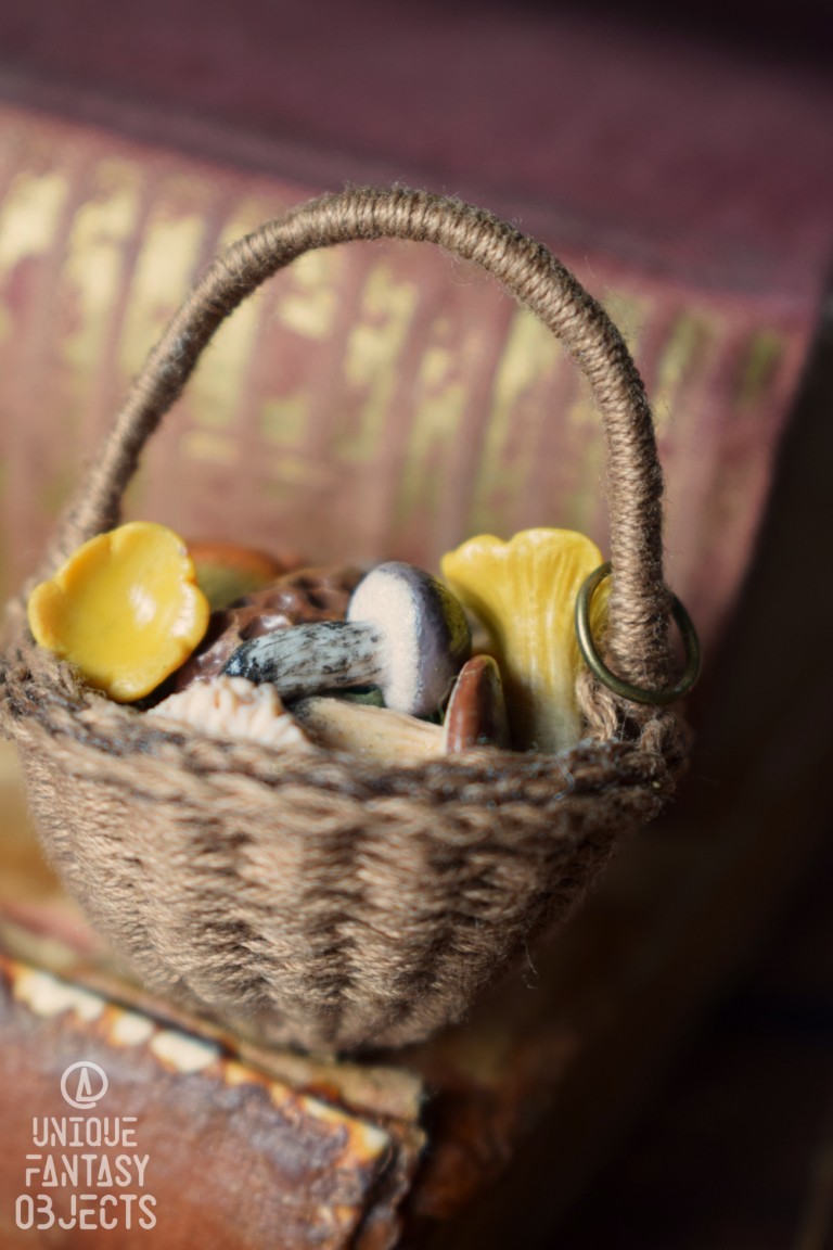 Naszyjnik koszyk z leśnymi grzybami Naszyjnik koszyk z leśnymi grzybami (Unique Fantasy Objects)