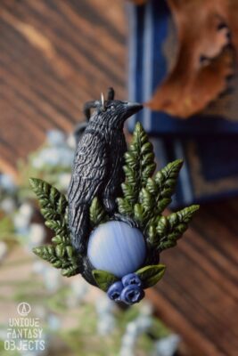 Naszyjnik z krukiem i agatem pasiastym (Unique Fantasy Objects)