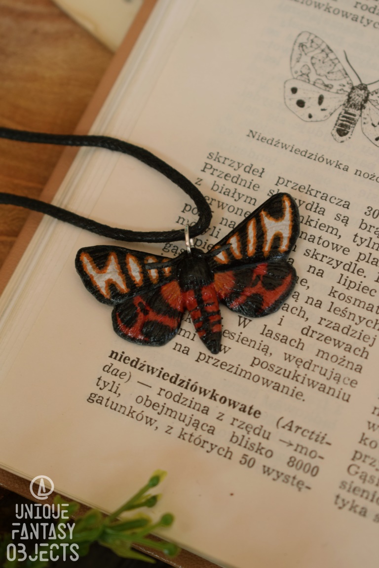 Naszyjnik z motylem niedźwiedziówka hebe Naszyjnik z motylem niedźwiedziówka hebe (Unique Fantasy Objects)