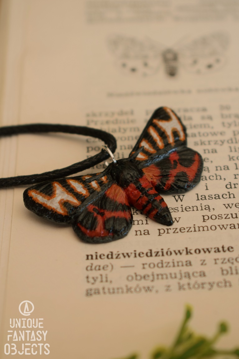 Naszyjnik z motylem niedźwiedziówka hebe Naszyjnik z motylem niedźwiedziówka hebe (Unique Fantasy Objects)