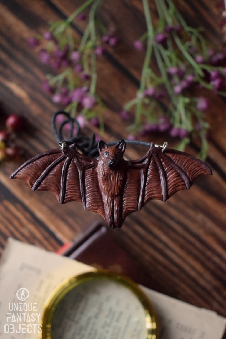 Naszyjnik z nietoperzem Naszyjnik z nietoperzem (Unique Fantasy Objects)