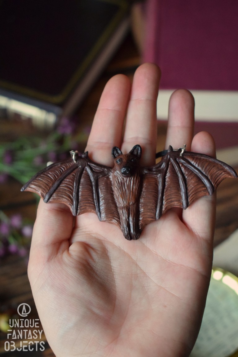 Naszyjnik z nietoperzem Naszyjnik z nietoperzem (Unique Fantasy Objects)