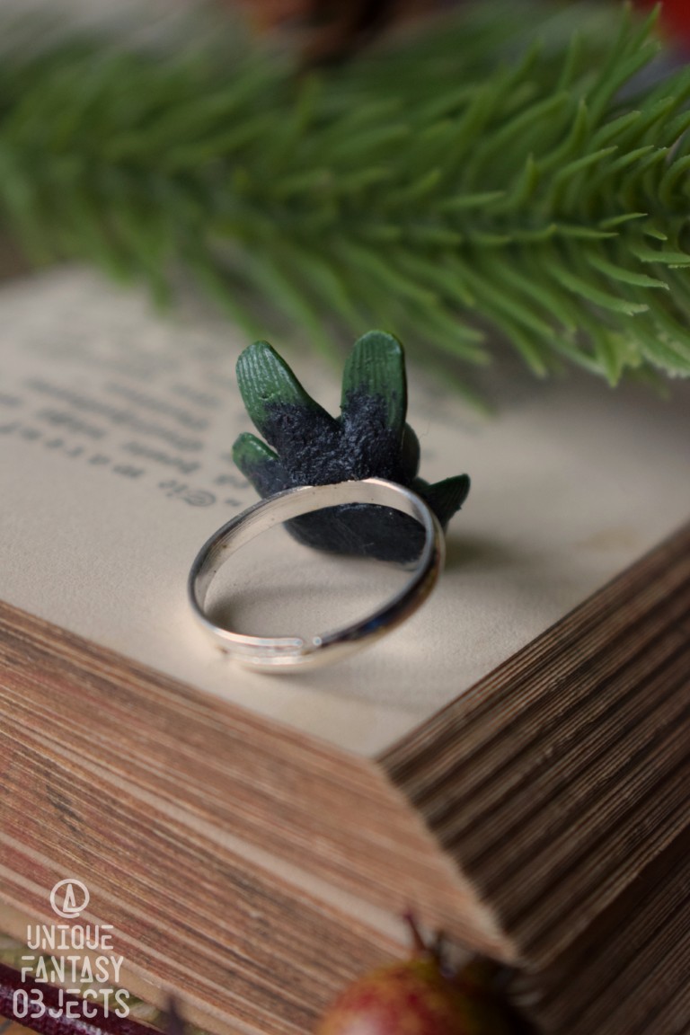 Regulowany pierścionek z rzeźbą jemioły Regulowany pierścionek z rzeźbą jemioły (Unique Fantasy Objects)