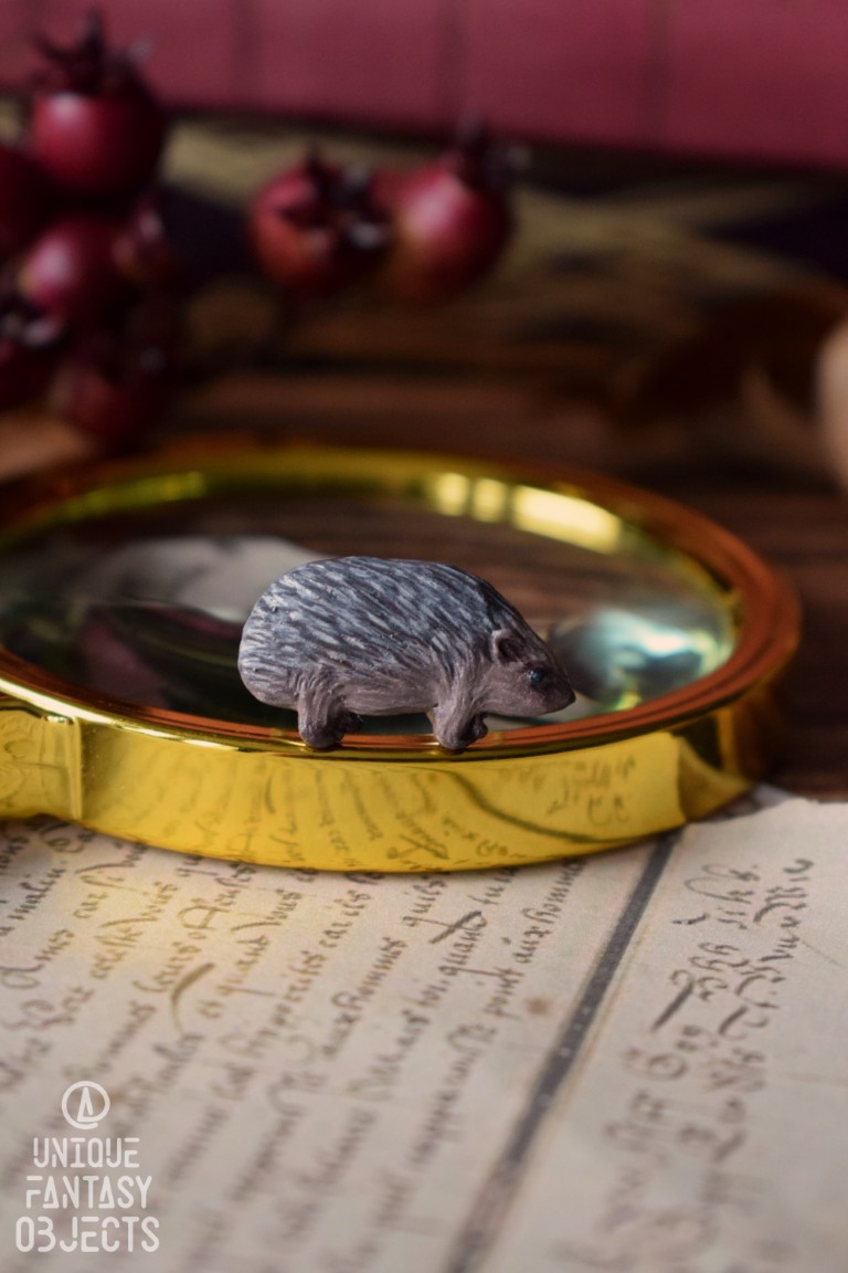 Regulowany pierścionek z rzeźbą jeża Regulowany pierścionek z rzeźbą jeża (Unique Fantasy Objects)