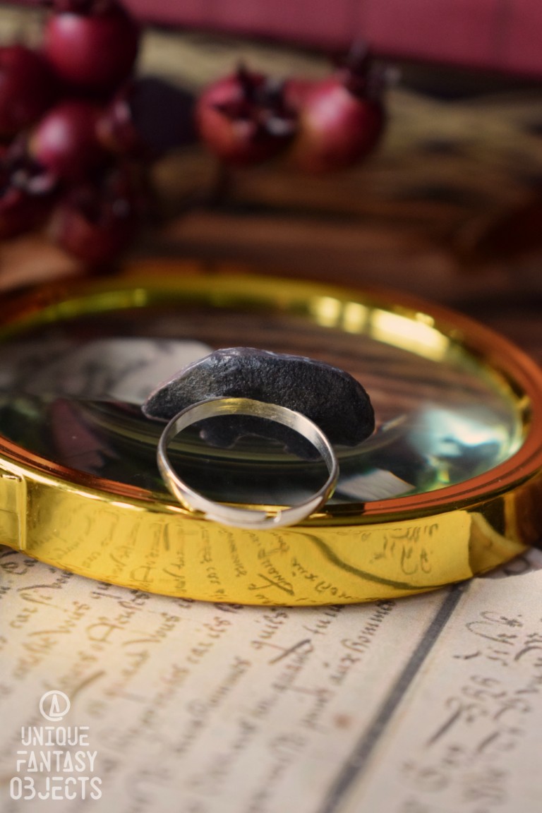 Regulowany pierścionek z rzeźbą jeża Regulowany pierścionek z rzeźbą jeża (Unique Fantasy Objects)