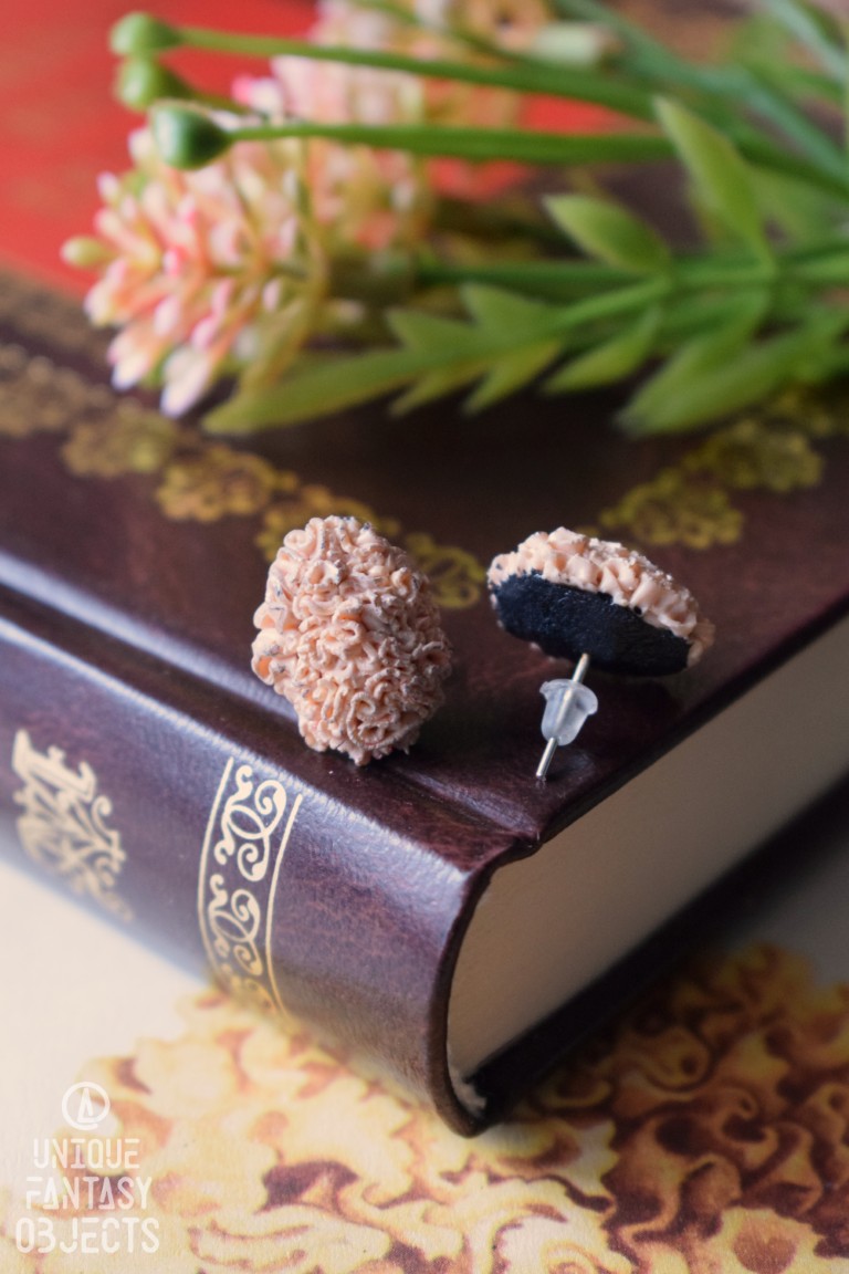 Małe kolczyki z leśnymi grzybami Małe kolczyki z leśnymi grzybami (Unique Fantasy Objects)