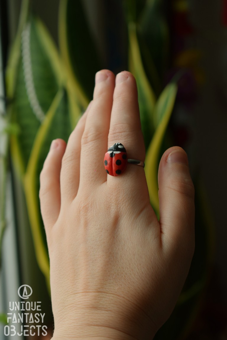 Regulowany pierścionek z biedronką (Unique Fantasy Objects)