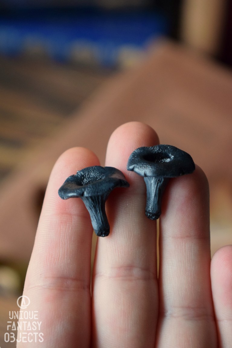 Małe kolczyki z leśnymi grzybami Małe kolczyki z leśnymi grzybami (Unique Fantasy Objects)
