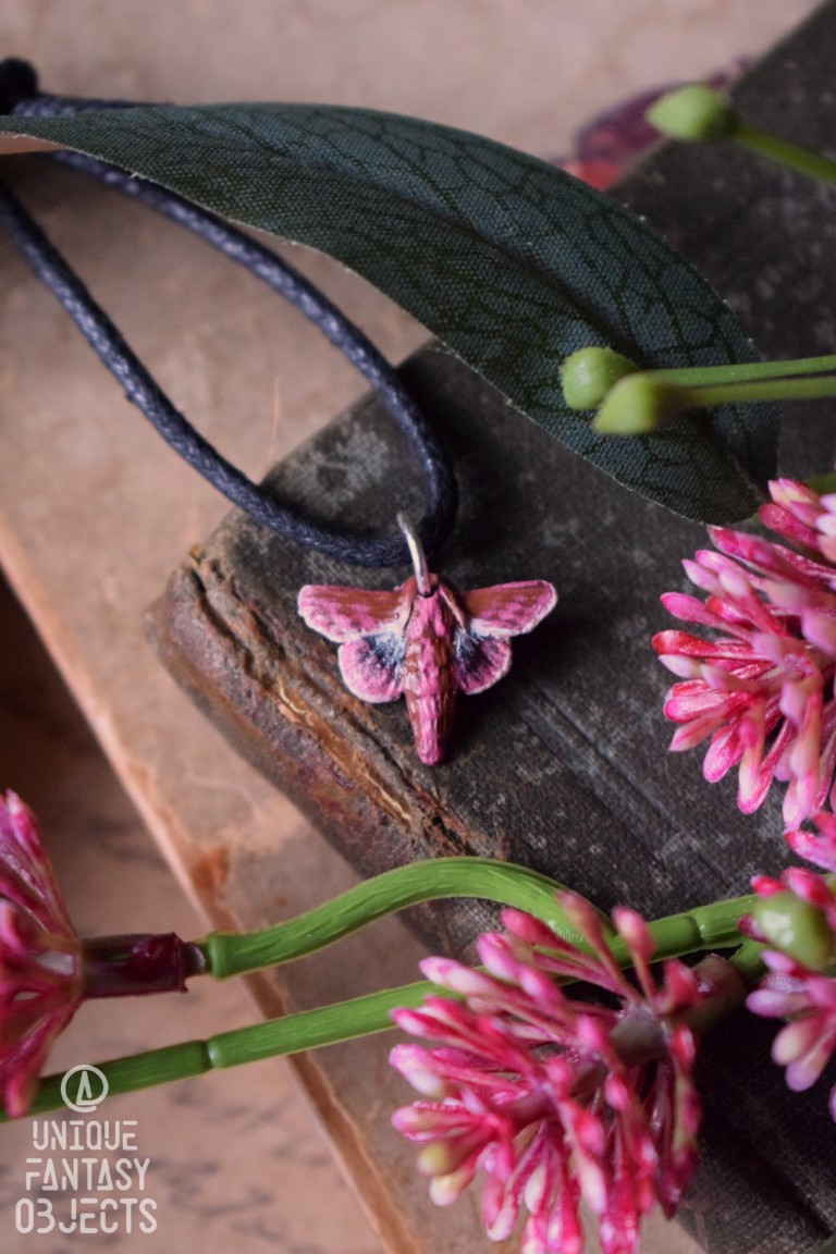 Mały naszyjnik z rzeźbą polskich motyli Mały naszyjnik z rzeźbą polskich motyli (Unique Fantasy Objects)