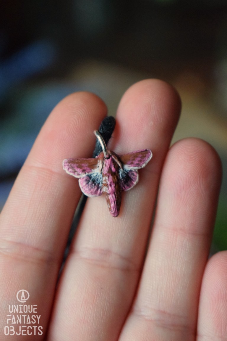 Mały naszyjnik z rzeźbą polskich motyli Mały naszyjnik z rzeźbą polskich motyli (Unique Fantasy Objects)