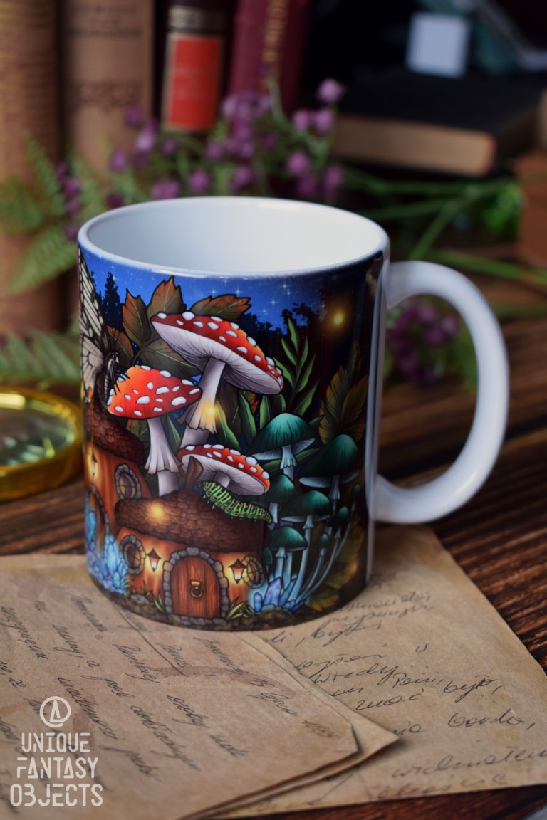 Kubek z domkami z żołędzi i motylami (Unique Fantasy Objects)