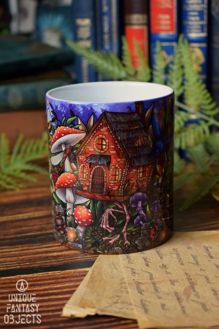 Kubek z domkiem na kurzej nóżce (Unique Fantasy Objects)