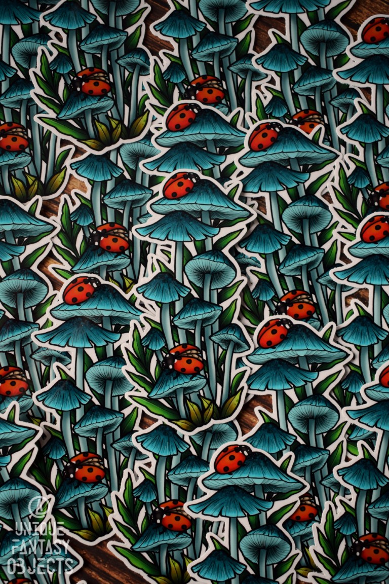 Naklejka z niebieskimi grzybami i biedronkami Naklejka z niebieskimi grzybami i biedronkami (Unique Fantasy Objects)
