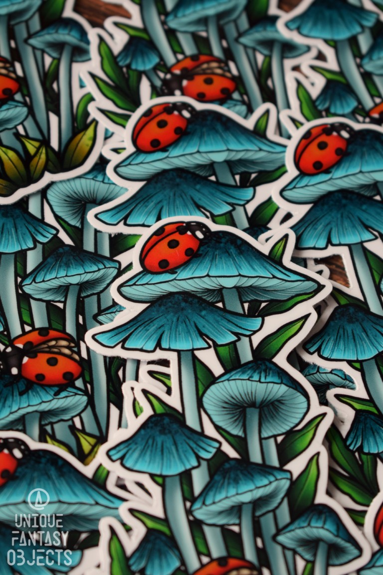 Naklejka z niebieskimi grzybami i biedronkami Naklejka z niebieskimi grzybami i biedronkami (Unique Fantasy Objects)