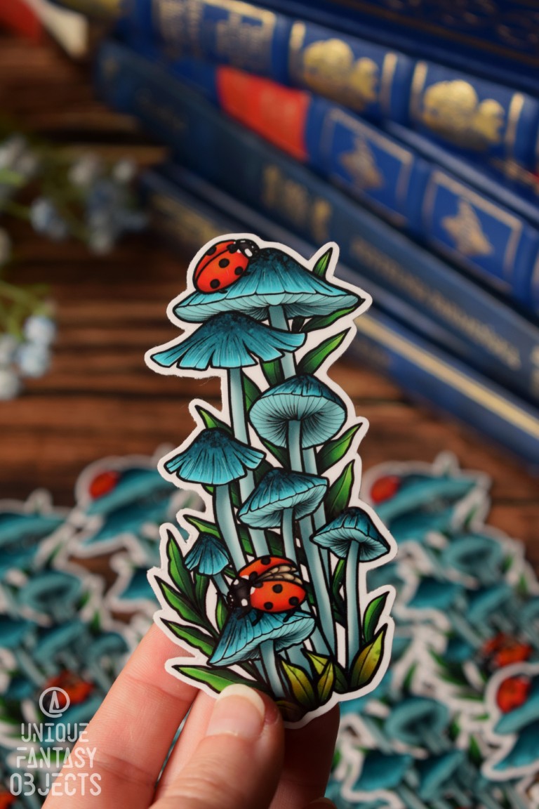 Naklejka z niebieskimi grzybami i biedronkami Naklejka z niebieskimi grzybami i biedronkami (Unique Fantasy Objects)