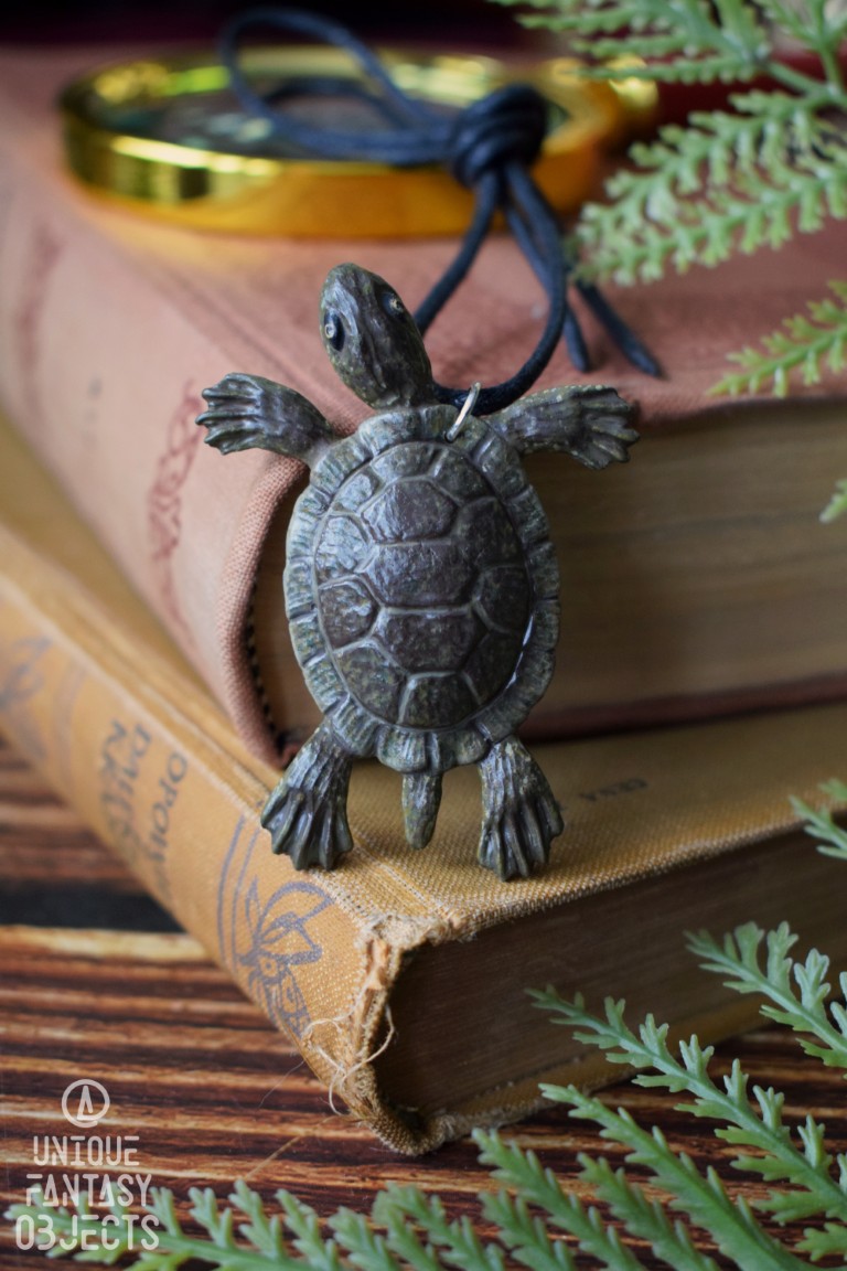 Naszyjnik z żółwiem błotnym Naszyjnik z żółwiem błotnym (Unique Fantasy Objects)