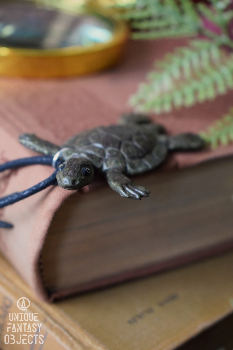 Naszyjnik z żółwiem błotnym Naszyjnik z żółwiem błotnym (Unique Fantasy Objects)