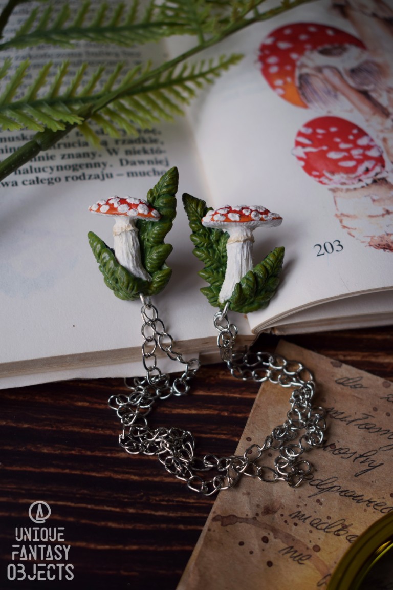 Przypinka do kołnierzyka z muchomorami czerwonymi Przypinki do kołnierzyka z muchomorami(Unique Fantasy Objects)