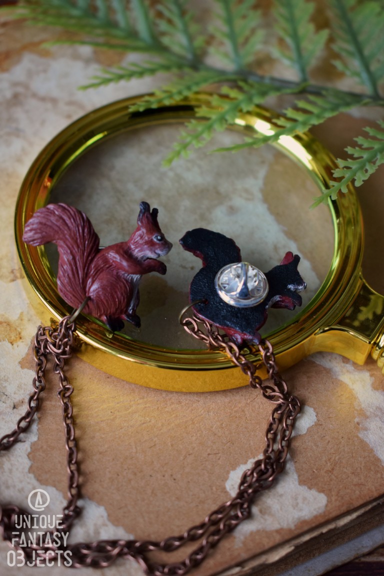 Przypinka do kołnierzyka z wiewiórkami Przypinka do kołnierzyka z wiewiórkami (Unique Fantasy Objects)