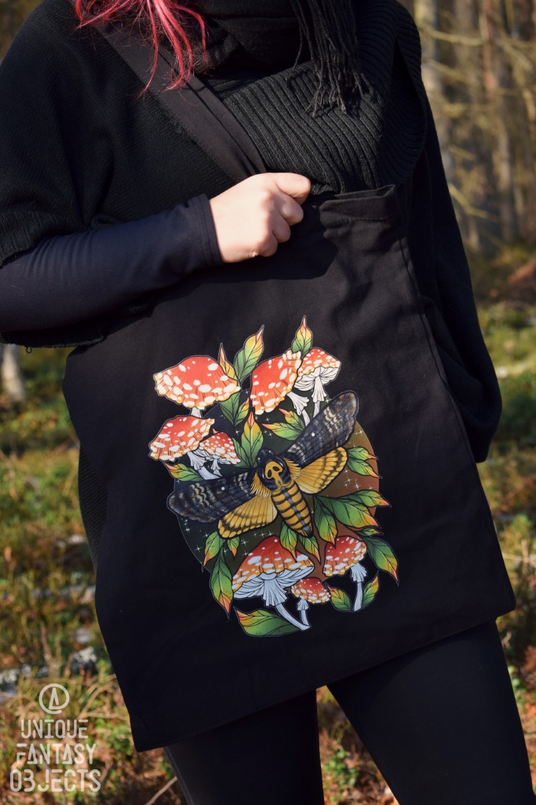Bawełniana torba ze zmierzchnicą trupią główką z muchomorami (Unique Fantasy Objects)