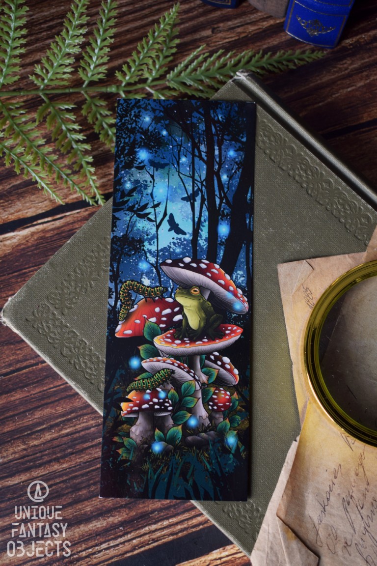 Zakładka z żabą na muchomorach w lesie Zakładka z żabą na muchomorach w lesie (Unique Fantasy Objects)