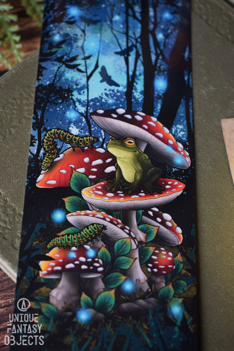 Zakładka z żabą na muchomorach w lesie Zakładka z żabą na muchomorach w lesie (Unique Fantasy Objects)