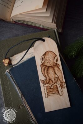 Wypalane zakładki do książek (This Guy in a Hat)